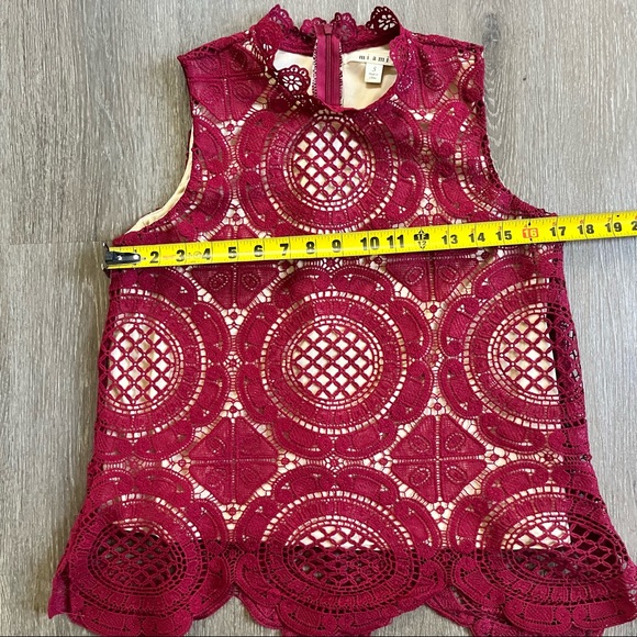 FRANCESCA'S MOCK NECK CROCHET TOP - Picture 2 of 9